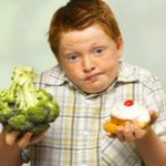 Устройство контроля скорости и количества потребляемой пищи поможет бороться с детским ожирением