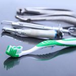 Щетки и ершики — ликбез по современной чистке зубов от профессора Ирины Макеевой
