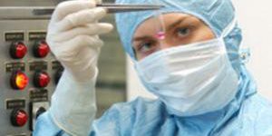 Британские ученые добиваются разрешения на имплантацию эмбрионов с генетическим материалом троих родителей