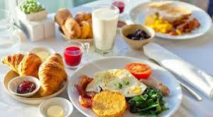 Медики обнаружили неожиданные последствия плотных завтраков